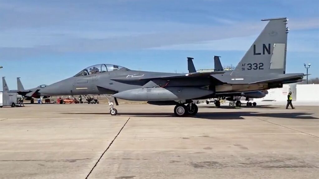 Revolutionizing Air Superiority: F-15E Strike Eagle Upgraded with Advanced EPAWSS Electronic Warfare System